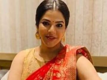 ঘটনার পরিপ্রেক্ষিতে গ্রেফতার করা হয়েছে অর্পিতাকে
