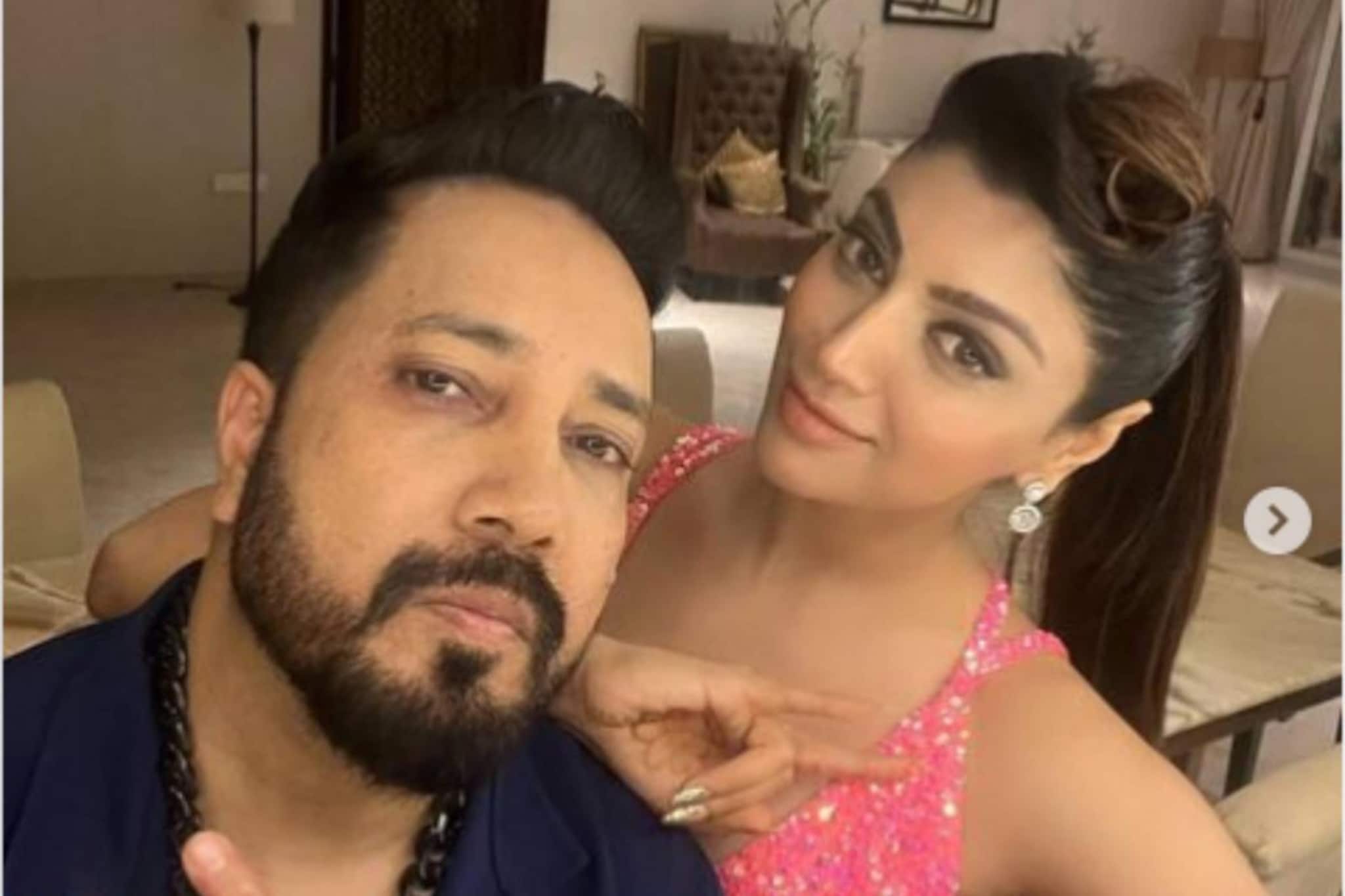 বন্ধুত্ব ১২ বছরেরও বেশি সময় ধরে, মিকা-আকাঙ্ক্ষা প্রেম স্বয়ম্বরের শো-তেই