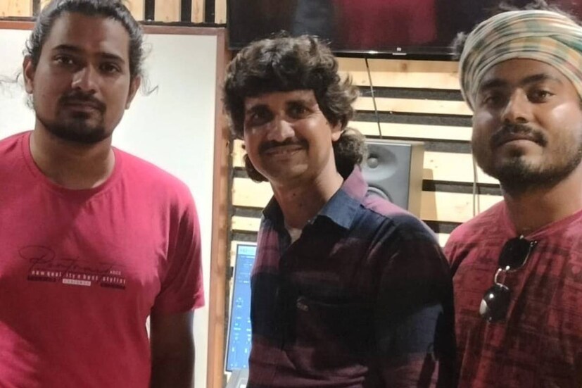 ঠিক সেই মতো মিলন কুমারকে নিয়েও মিউজিক ভিডিও তৈরি হচ্ছে । খুব তাড়াতাড়ি এই মিউজিক ভিডিও সোশ্যাল মিডিয়ায় রিলিজ করা হবে। 