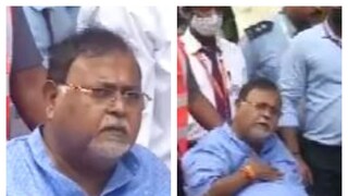 ভুবনেশ্বর বিমানবন্দরে নামার পর দৃশ্যতই বিধ্বস্ত লাগছিল পার্থ চট্টোপাধ্যায়কে৷ Photo-ANI 