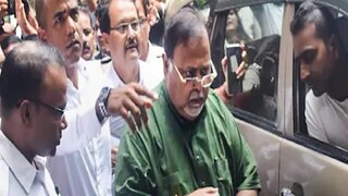 মন্ত্রিত্ব ছাড়বেন না, বোঝালেন পার্থ চট্টোপাধ্যায়৷ Photo-PTI