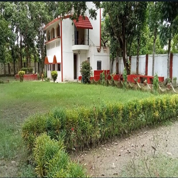 দক্ষিণ চব্বিশ পরগণার বারুইপুরে পার্থ চট্টোপাধ্যায় এবং অর্পিতা মুখোপাধ্যায়ের জোড়া সম্পত্তির খোঁজ মিলল৷ এই দু'টি বাড়ির মধ্যে একটি পার্থ চট্টোপাধ্যায়ের৷ দ্বিতীয়টি অর্পিতা মুখোপাধ্যায় লিজ নিয়েিছলেন বলে খবর৷