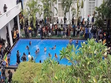 Protesters In Sri Lanka President's Pool