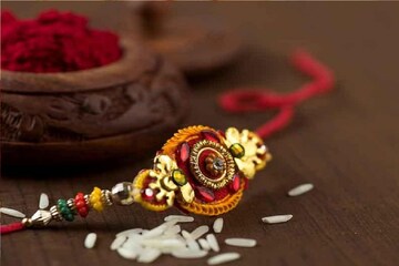 রাখি বাঁধার সময়ে কোন দিকে মুখ করে বসবেন? রাখি বন্ধনের শুভ ৬ নিয়ম জেনে নিন