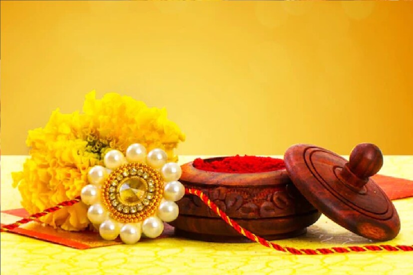*ভাইফোঁটার মতোই রাখি সারা দেশজুড়েই পালিত হয়। দেশের বিভিন্ন পান্তের ভাই-বোনেরা বছরের শুরু থেকে এই দিনটির জন্য অপেক্ষা করে থাকেন। প্রতীকী ছবি। 