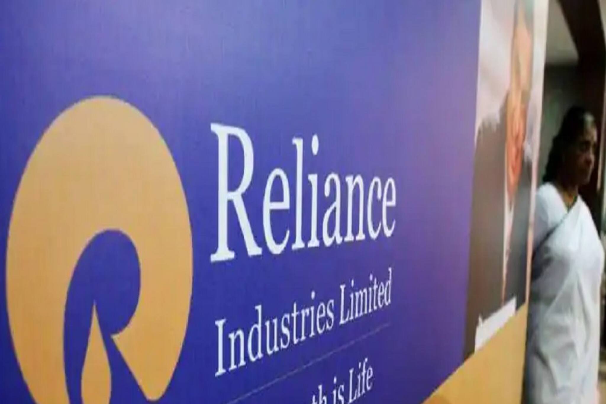 প্রথম কোয়ার্টারের রেভেনিউ ঘোষণা করল রিলায়েন্স, বিপুল লাভ ছাপিয়ে গিয়েছে প্রত্যাশা