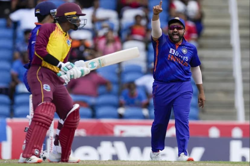 পুরুষ ক্রিকেটারের কথা উঠলে বলার বিষয় বিরাট কোহলি এবং রোহিত শর্মা লক্ষ্য পিছু করে ১০০০-র বেশি রান করে ফেলল৷ মন্ধানা এবং কোহলি -র ক্লাবে সামিল হলেন স্মৃতিও৷ কোহলি ৪০ ইনিংসে ১৭৮৯, রোহ ৫৭ ইনিংসে ১৩৭৫ রান করেন৷  (AP)