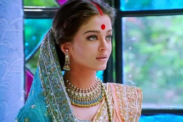 এক চুটকি সিঁদুরই মুহূর্তে বদলে দেবে জীবন! কাটবে সব বাধা, সংসারে আসবে শ্রী!