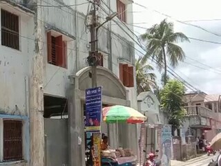 এই সেই স্কুল