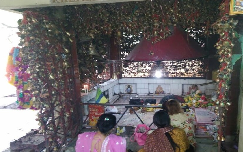 *উল্লেখ্য, ক্ষেত্রপাল বাংলার বিভিন্ন গ্রামীন এলাকাগুলিতে পূজিত হওয়া লৌকিক দেবতা। পূর্ব এবং পশ্চিম বর্ধমান জেলা ছাড়াও, রাজ্যের বেশ কয়েকটি কৃষি প্রধান এলাকায় ক্ষেত্রপালের পুজো করা হয়। তবে বয়স এবং মন্দিরটির অবস্থানের জন্য পানাগড়ের ক্ষেত্রপাল মন্দির অন্যতম। স্থানীয় এলাকার বহু মানুষজন, পরিবারের যে কোনও শুভ কাজে এই মন্দিরে পুজো দিতে আসেন। বংশ পরম্পরায় তেমনি নিয়ম প্রচলিত রয়েছে।