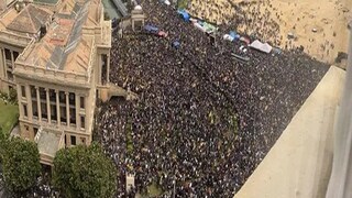 Sri Lankan Protesters Surround Presidential Residence Sri Lankan Protesters Surround Presidential Residence