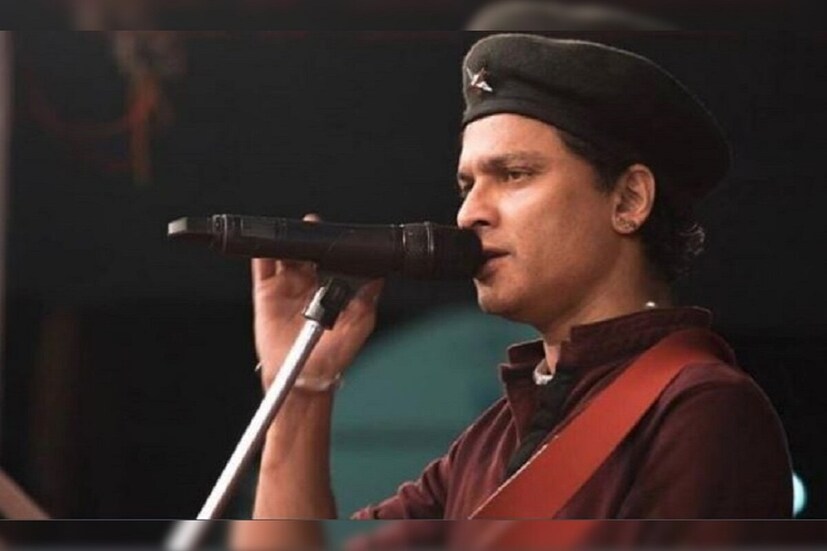 *অসুস্থ সঙ্গীত শিল্পী তথা মিউজিক কম্পোজার জুবিন গর্গ। বুধবার সকালে ডিব্রুগড়ের হোটেলের বাথরুমে পড়ে গিয়ে মাথায় চোট পান তিনি।  