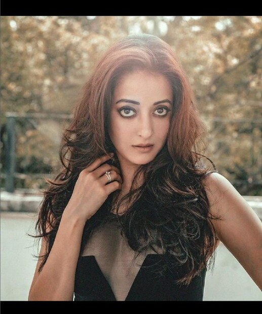 একটি জনপ্রিয় সংবাদ মাধ্যমকে তিনি জানিয়েছেন, 'বিয়ে করতেই কেন হবে? বিয়ে না করেও তিনি নিজের কাজ ও পরিবার বন্ধু বান্ধব নিয়ে দিব্যি ভাল আছেন। তবে বিয়ের প্রশ্ন কেন? সময় আসলে বিয়ে হলে হবে।" বিয়ে নিয়ে মাথা ব্যথা নেই রাইমার। সব চিন্তা যেন নেটিজেনদের। তবে নায়িকার পরিষ্কার জবাবে সকলেই বুঝেছেন, কাজটাই আসল জীবনে। photo source Instagram