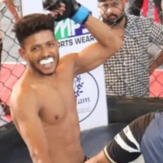 কর্ণাটকের কেওয়ান অ্যাসোসিয়েশন এই টুর্নামেন্ট আয়োজন করেছিল। ৯ ও ১০ জুলাই ছিল টুর্নামেন্ট। আর সেখানেই অকালে প্রাণ হারালেন ভারতের প্রথম এমএমএ ফাইটার। 