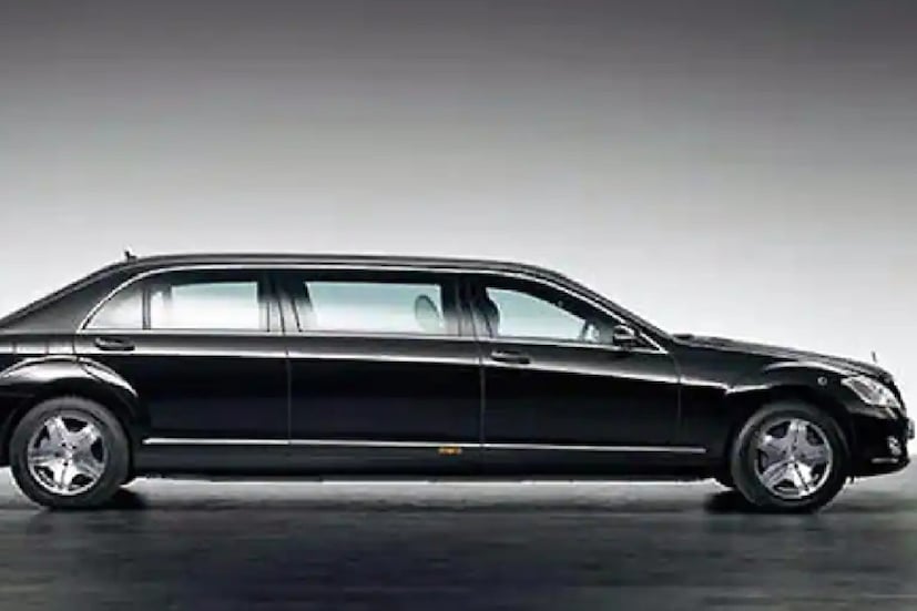 Mercedes-Benz S600 Pullman Guard ২০১৫ সালে লঞ্চ হয়েছিল। আর্মর ছাড়া এই গাড়ির এক্স শো-রুম প্রাইজ ৮.৯ কোটি টাকা।