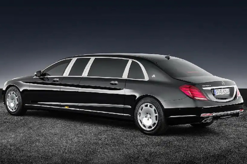 প্রধানমন্ত্রী নরেন্দ্র মোদি Mercedes-Maybach S650 মডেল ব্য়বহার করেন। এটির দাম ১২ কোটি টাকা।