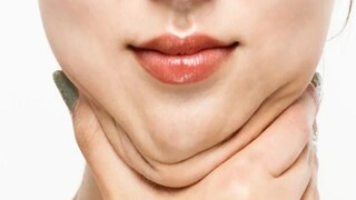 ডাবল চিনের সমস্যা ? মুখের এই ব্যয়ামেই ফিরবে সৌন্দর্য ডাবল চিনের সমস্যা ? মুখের এই ব্যয়ামেই ফিরবে সৌন্দর্য