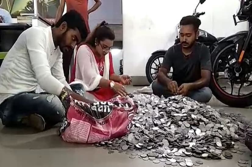 নদিয়ার ভীমপুর থানার অন্তর্গত কুলগাছি এলাকার এক বিড়ি ব্যবসায়ী সুব্রত সরকার। গ্রামের একদল মহিলা ও অন্যান্য ব্যক্তিদের দিয়ে মজুরি দিয়ে বিড়ি তৈরি করান। এবং সেই বিড়ি দোকানে দোকানে গিয়ে বিক্রি করেন তিনি।