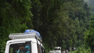 যানজটে জেরবার দার্জিলিং যানজটে জেরবার দার্জিলিং