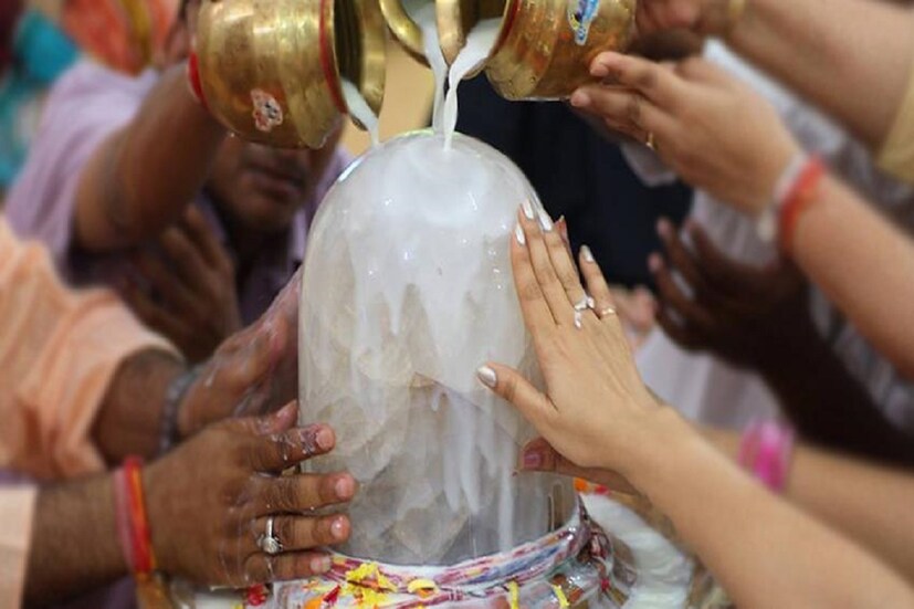তারকনাথের আরাধনার নানান ধরনের পন্থা রয়েছে ৷ সেই পথে আরাধনা করে অতি সহজেই ৷ মনবাঞ্ছাপূরণ হতে পারে অন্তত এমনটাই প্রচলিত আছে ৷ সংগৃহীত ছবি ৷