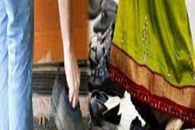 Shoes Theft is Good sign: টাকা পয়সা না পোড়া কপাল! মন্দিরের বাইরে থেকে জুতো চুরি হলে ভাগ্য খুলবে না চরম ক্ষতি? Shoes Theft is Good sign: টাকা পয়সা না পোড়া কপাল! মন্দিরের বাইরে থেকে জুতো চুরি হলে ভাগ্য খুলবে না চরম ক্ষতি?