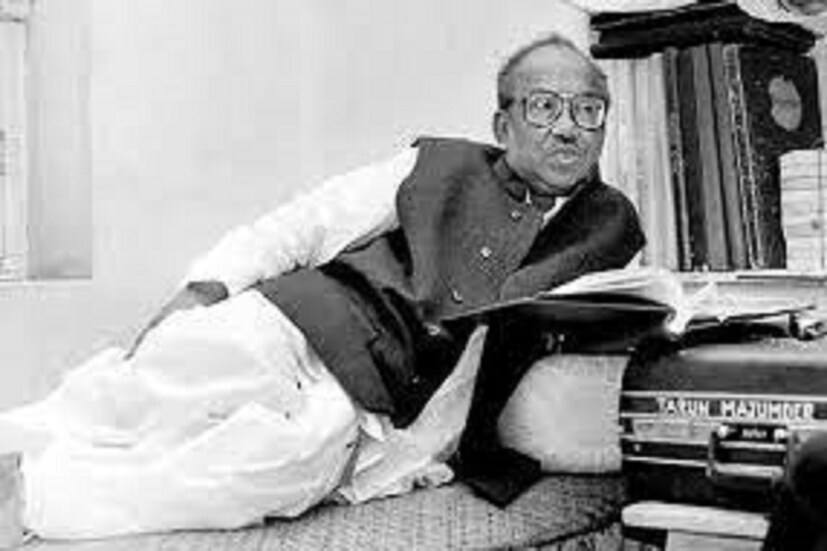 একের পর ছবিতেই তরুণ মজুমদার রেখেছেন ভাললাগার এক অন্য মাত্রা, শ্রীমান পৃথ্বীরাজ, দাদার কীর্তি, ভালবাসা ভালবাসা ৷ ফাইল ছবি ৷