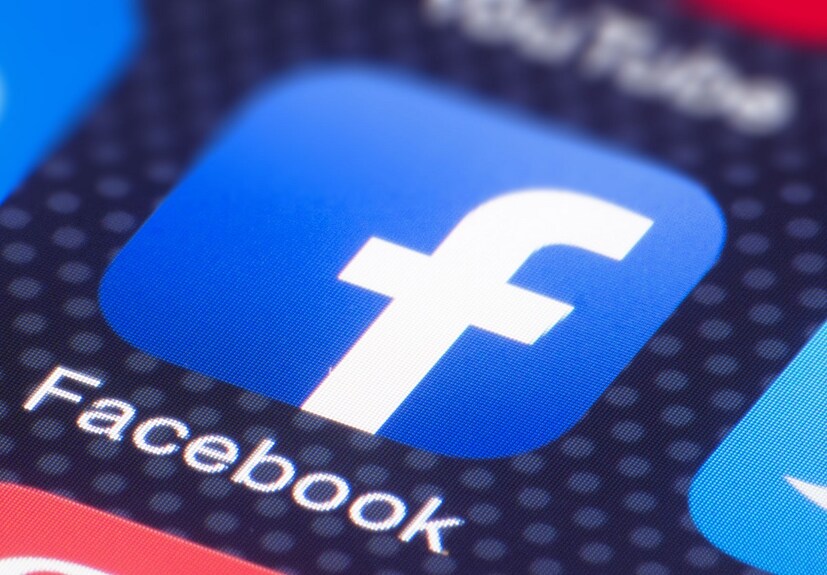 কেন অতিরিক্ত প্রোফাইল ব্যবহারের সুবিধা নিয়ে আসছে Facebook? ওয়াকিবহাল মহল বলছে, Facebook জুড়ে ভুয়ো প্রোফাইলের রমরমা। অনেক সময়ই সেগুলির ব্যবহারকারীকে চিহ্নিত করতে হিমশিম খেতে হয়। এই ব্যবস্থা ফেক প্রোফাইলের রমরমা কমাবে। 