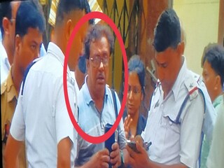 প্রতারক গ্রেফতার, নেপথ্যে কোন চক্র?