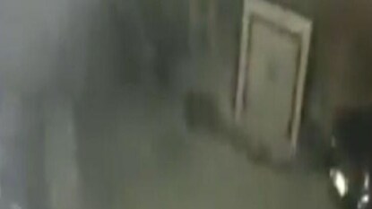 সিসিটিভিতে শরীরী অশরীরী সিসিটিভিতে শরীরী অশরীরী