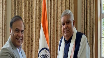 জগদীপ ধনখড়ের সঙ্গে হিমন্ত বিশ্বশর্মা জগদীপ ধনখড়ের সঙ্গে হিমন্ত বিশ্বশর্মা