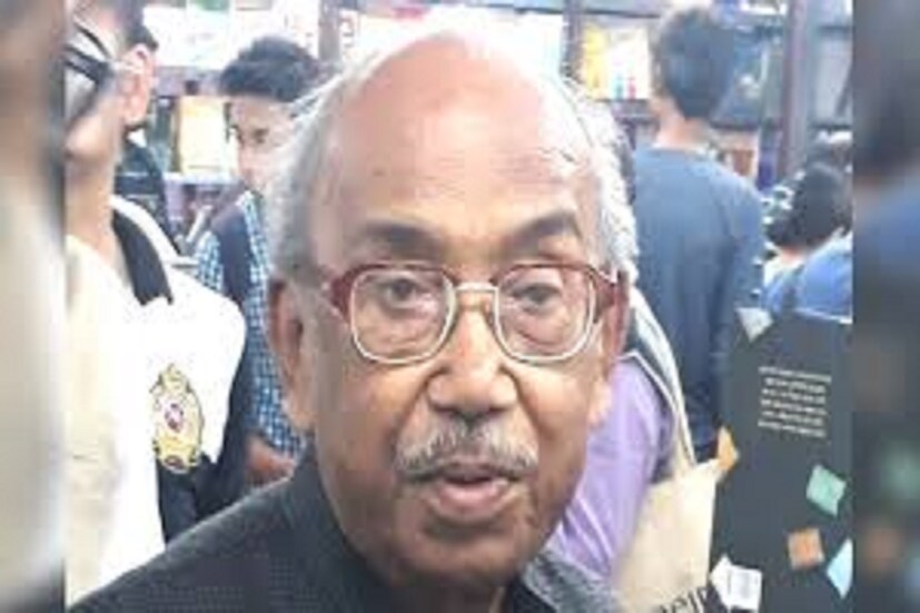 জীবনের নানান চড়াই উতরাইয়ের সাক্ষী তরুণ মজুমদার ৷ চলচ্চিত্রের পাশাপাশি বঙ্কিম চন্দ্রের উপন্যাস দুর্গেশনন্দিনী ধারাবাহিককে সফলরূপে রূপদান করেছিলেন তরুণ মজুমদার ৷ ফাইল ছবি ৷