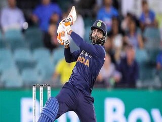 লড়াকু ৪৬ করলেন
জাদেজা