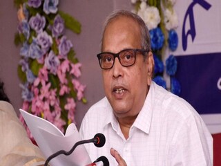 কল্যাণময়ের বাড়িতে হানা