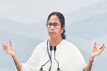 'কেউ কেউ বাড়িতে বসে থাকছে!' পুলিশের ভূমিকায় চরম ক্ষুব্ধ মমতা