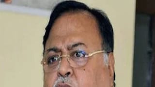 পার্খর পাশেই দল৷ পার্খর পাশেই দল৷