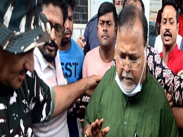 পার্থর জন্য হাই কোর্টে ইডি