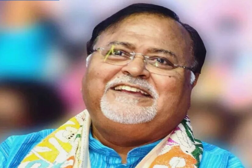 পার্থ চট্টোপাধ্যায় কেমন ছিলেন তাঁর ছাত্রজীবনে? কী ভাবেই বা জুড়ে গিয়েছিলেন রাজনীতিতে? একটু একটু করে কী ভাবে হয়ে উঠেছিলেন তৃণমূল সুপ্রিমো মমতা বন্দ্যোপাধ্যায়ের 'আপনজন'; অতিপ্রিয় 'পার্থ দা'? বঙ্গ রাজনীতিতে এ যাবৎ পার্থ চট্টোপাধ্যায়ের যাত্রাপথ ঠিক কেমন? ছবি : সংগৃহিত