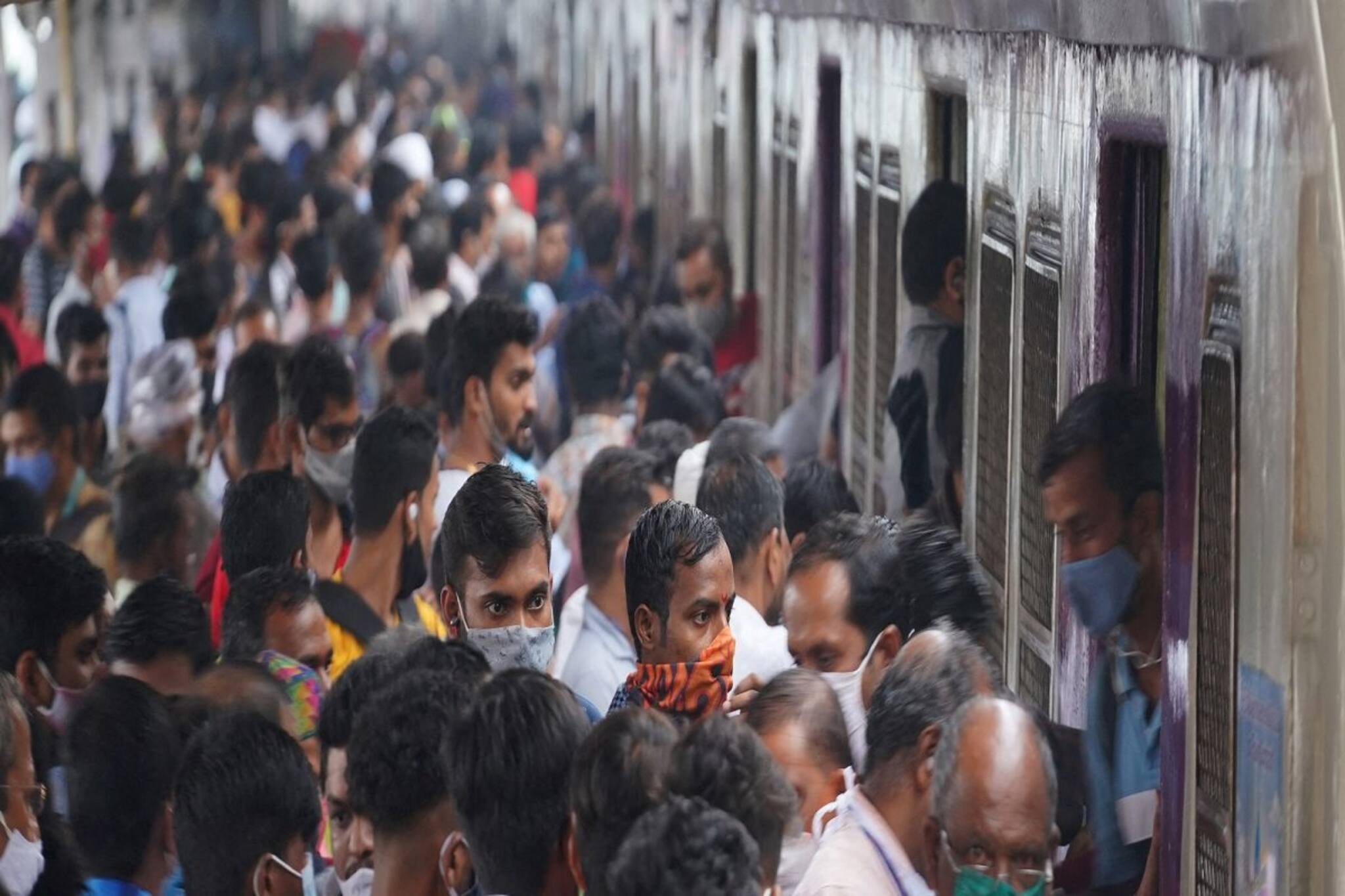 ফের ফিরছে করোনার দিন, আবার রেল স্টেশনে নতুন নিয়ম? কর্তাদের কথায় জল্পনা