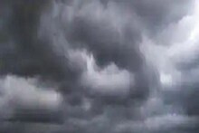 বদলে গেল আবহাওয়া, মঙ্গলবার সারাদিনই বৃষ্টি শহরজুড়ে! জেনে নিন আবহাওয়ার আপডেট
