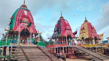 আজ ফের টান রশিতে, উল্টোরথ উপলক্ষে পুরীতে অগণিত ভক্ত সমাগম, দেখুন ছবি