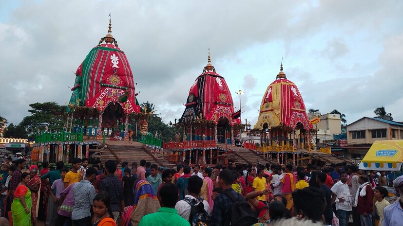 প্রচলিত বিশ্বাস, পুরীর রথে জগন্নাথ মহাপ্রভুর দর্শন হওয়া অত্যন্ত শুভ । রথ দেখার জন্য ফি বছর সমবেত হন লক্ষ লক্ষ ভক্ত ও দর্শনার্থী। 