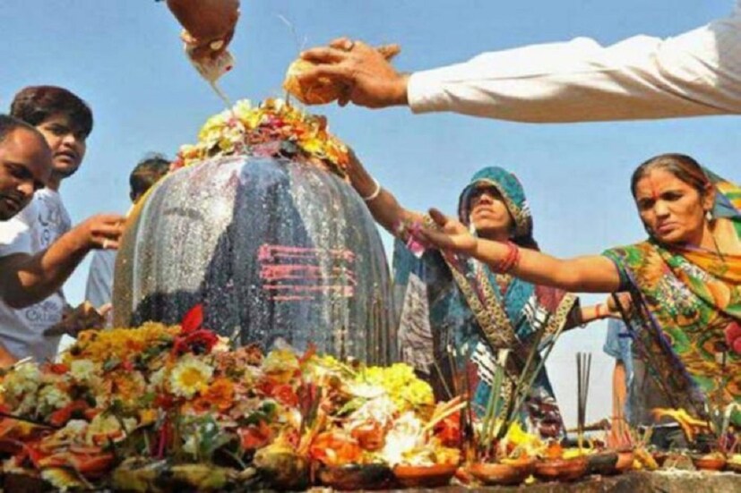 অন্তর দিয়ে ভগবান শিবের আরাধনা করা যায় তবহে বিশেষ ভাবে ফল পেতে পারেন ৷ শ্রাবণ মাসে বিশেষ ভাবে মহাদেবের উদ্দেশ্যে এই সমস্ত অর্পণ করলে জীবন আরও সুন্দর হয়ে থাকে ৷ সংগৃহীত ছবি ৷