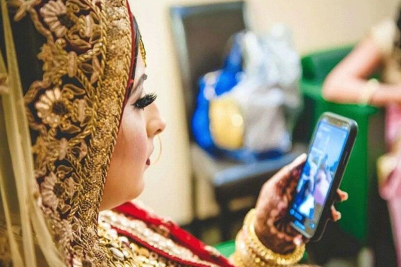 বিগত কয়েক দশক ধরে, গুগল বিশ্বের বৃহত্তম সার্চ ইঞ্জিন। মানুষ বিশ্বাস করে যে গুগলের কাছে বিশ্বের প্রতিটি প্রশ্নের উত্তর রয়েছে। বড় ব্যক্তিত্ব হোন বা সাধারণ মানুষ, প্রত্যেকেই তাদের প্রশ্নের উত্তর খুঁজতে গুগলের সাহায্য নেয় অহরহ। প্রতীকী ছবি।