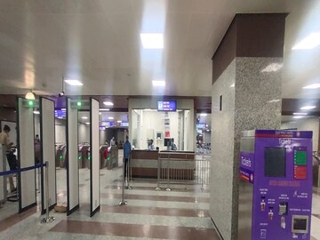 Sealdah Metro Station