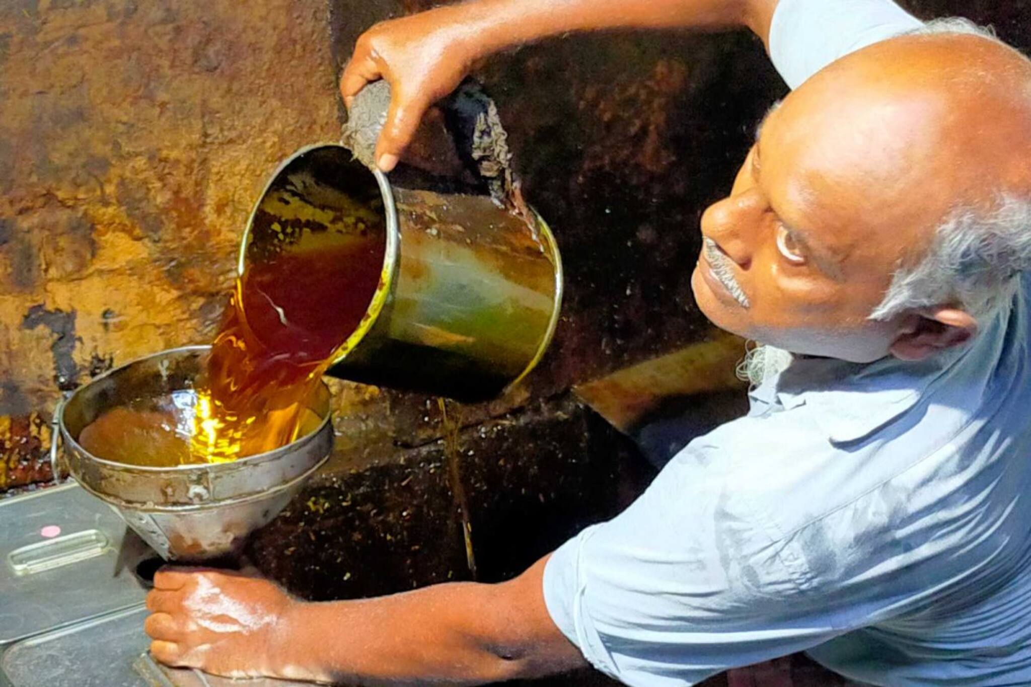 ভোজ্য তেলের দাম কমছে রোজ! কিন্তু এবার ক্রেতাদের ভয় ভেজাল সরষের তেল