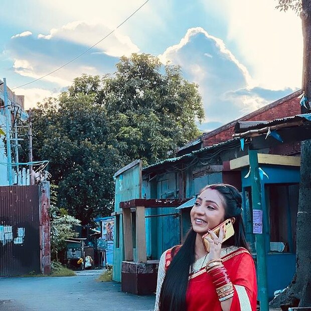 *মিঠাই সিরিয়ালে অবশ্য অনন্যা একেবারে মিষ্টি বউ। অবাঙালি পরিবারের কন্যা হলেও তিনি এখন বাঙালি বাড়ির বউ। ছবিঃ ইনস্টাগ্রাম। 