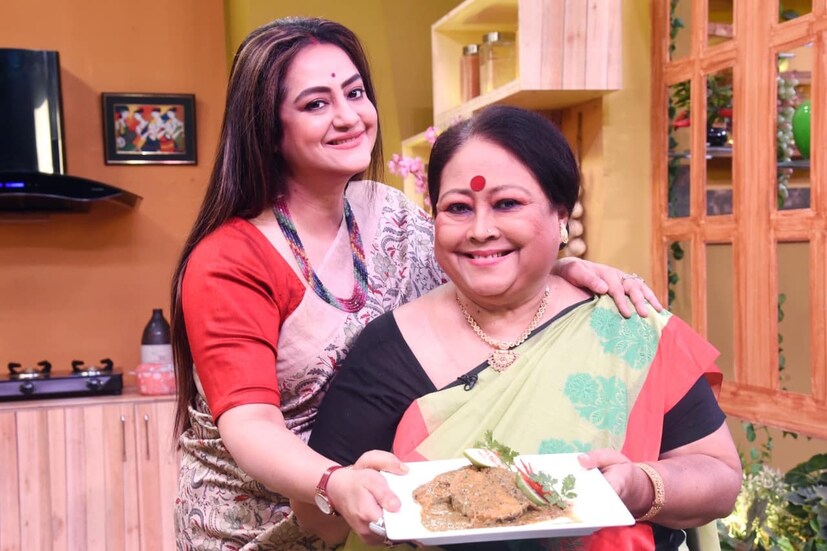 *বুধবার রাতে প্রয়াত হয়েছেন জনপ্রিয় রান্নার শো-এর অত্যন্ত পরিচিত মুখ শুক্লা মুখোপাধ্যায়। যাকে কিচেন ক্যুইন বলে আখ্যায়িত করা হয়। সংগৃহীত ছবি। 