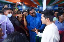 কেউ সাইকেলে, কেউ পায়ে হেঁটে ধর্মতলায়, রঙিন ছবি ২১ জুলাইয়ের সমাবেশ ঘিরে কেউ সাইকেলে, কেউ পায়ে হেঁটে ধর্মতলায়, রঙিন ছবি ২১ জুলাইয়ের সমাবেশ ঘিরে