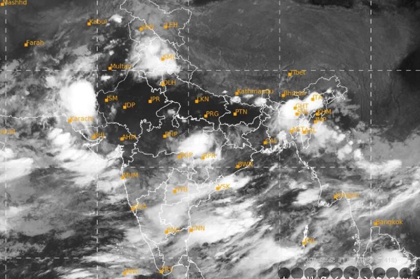 মৌসুমী অক্ষরেখা জয়সলমের থেকে কোটা এবং গুনা হয়ে ছত্তিশগড় ও মধ্যপ্রদেশের নিম্নচাপ এলাকার উপর দিয়ে ওড়িশার পুরী হয়ে একেবারে বঙ্গোপসাগরের পূর্ব মধ্য বঙ্গোপসাগর পর্যন্ত বিস্তৃত। এছাড়াও আরও একটি অক্ষরেখা রয়েছে রাজস্থান থেকে উত্তর মধ্য  আরব সাগর পর্যন্ত। Photo- Representative 