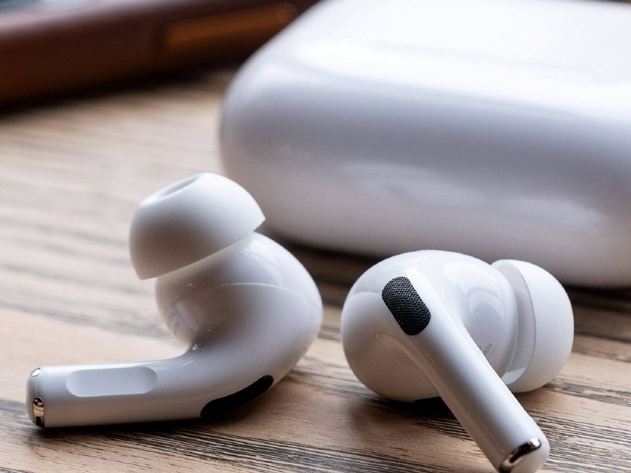 বিপদের আগেই সাবধানবাণী! গ্রাহকদের খুব তাড়াতাড়ি এই সুবিধা দিতে চলেছে Apple Airpod